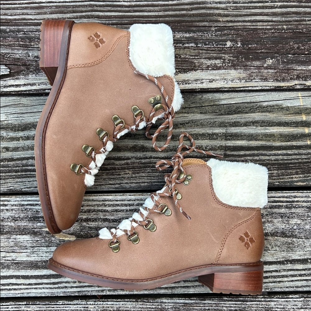 NEW Patricia Nash Brown Lace Up Boots with Cream Accents Luigi size 9 cinnamon
